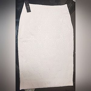SALE❤️🔥WORTHINGTON Damask Print White Pencil Skirt w/ Side Slit & Gold Zipper